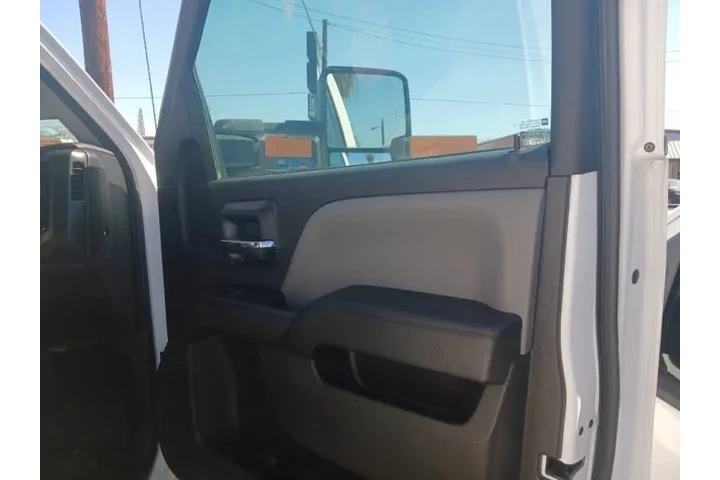 $39000 : 2022 Silverado 5500HD image 6