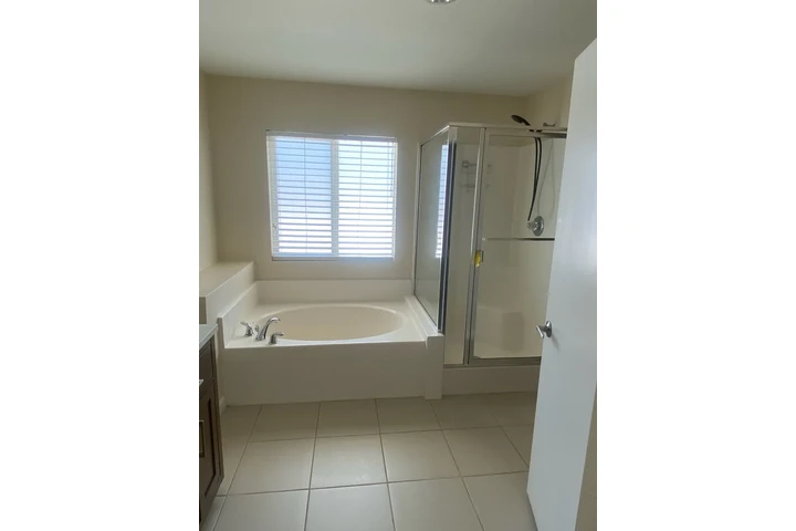 $2900 : 4 recámaras Victorville ca image 7