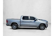 $32991 : Ram 1500 2022 4x2 Laramie 4d thumbnail