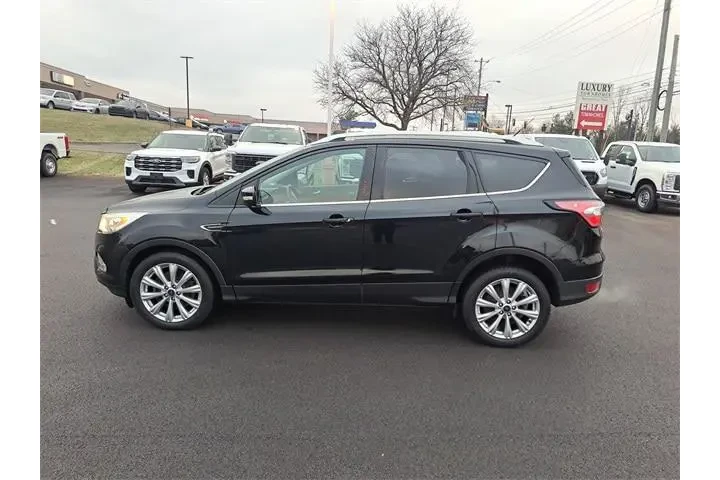 $8985 : Ford Escape 2017 Titanium 4d image 2