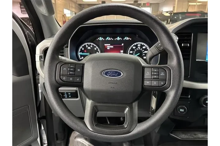 $29122 : Ford F-150 2023 4x2 XLT 4dr image 6