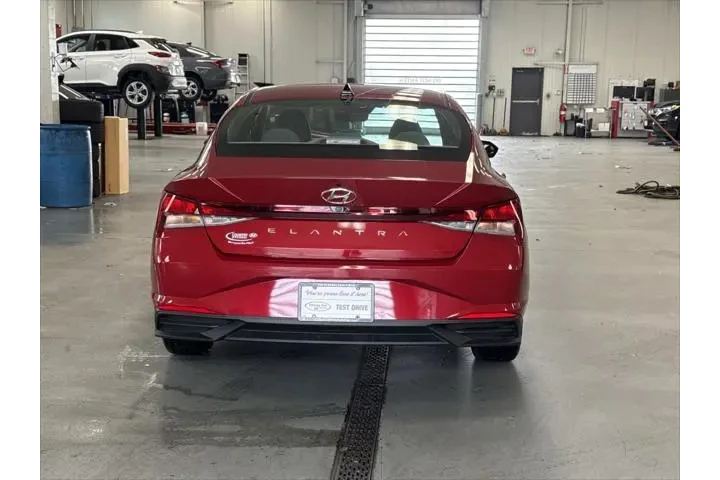 $18175 : Hyundai ELANTRA 2022 SEL 4dr image 6