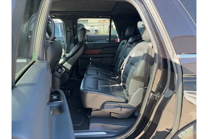 $35200 : Lincoln Navigator L 2022 4x2 image 10