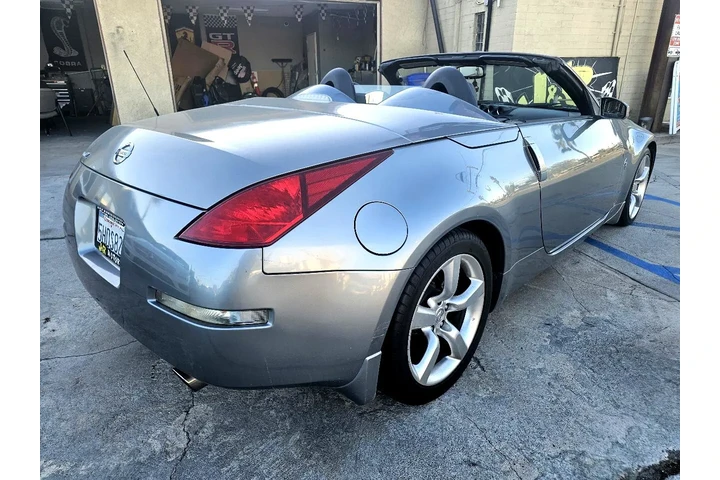$10995 : 2004 350Z Enthusiast Roadster image 4