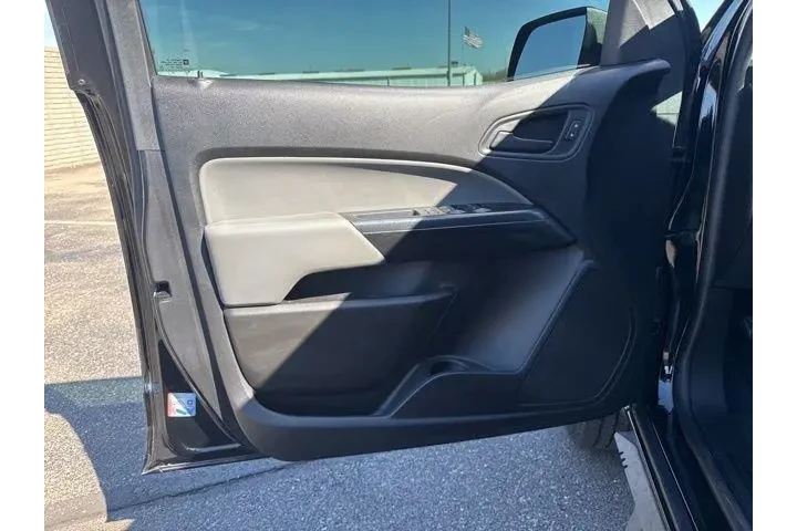 $25982 : Chevrolet Colorado 2021 4x2 image 9