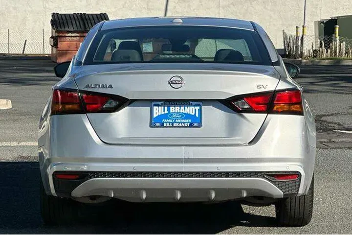 $18850 : Nissan Altima 2023 2.5 SV 4d image 8