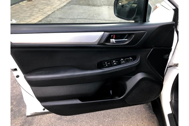 $14990 : 2018 Outback 2.5i Premium image 9