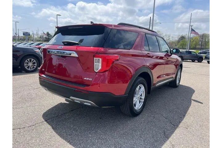 $32515 : Ford Explorer 2023 AWD XLT 4 image 4