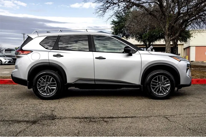 $25999 : Nissan Rogue 2025 S 4dr Cros image 4