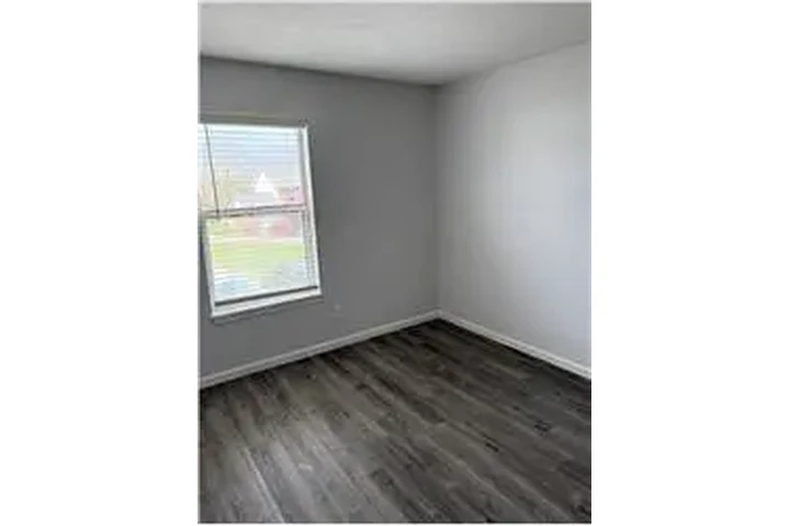 $1595 : Rental property with 3 bedro image 10