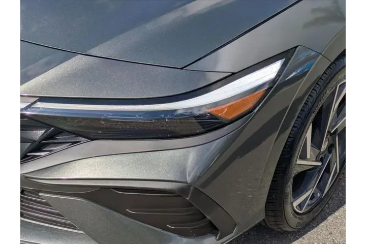 $20714 : Hyundai ELANTRA 2025 SEL Spo image 9