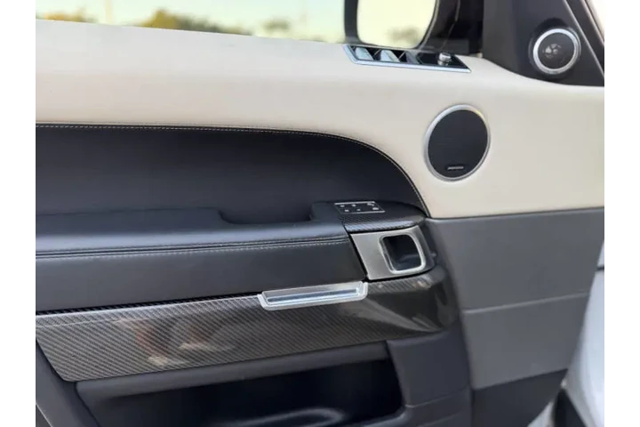 $29950 : 2018 Land Rover Range Rover S image 10