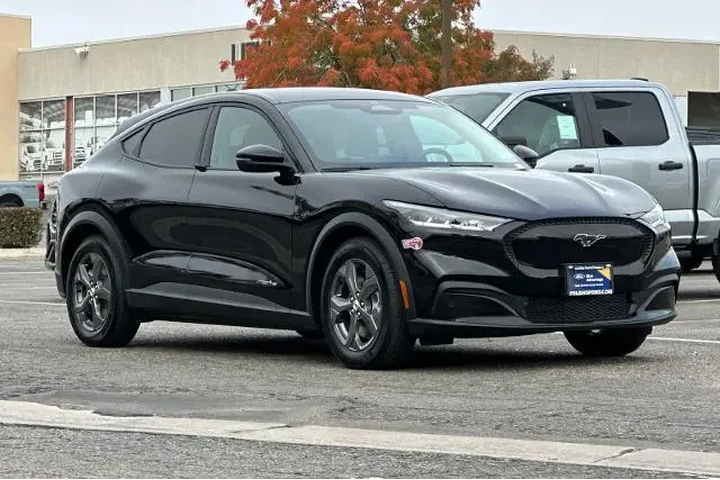 $23686 : Ford Mustang Mach-E 2022 Sel image 10