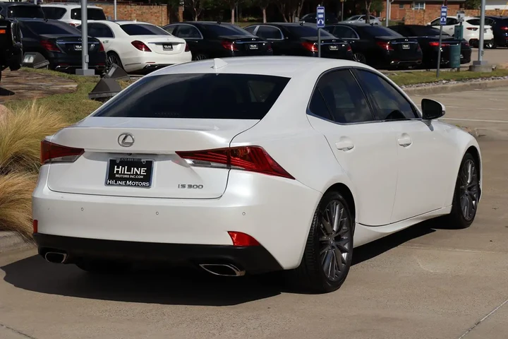 $24438 : 2018 IS 300 AWD image 10