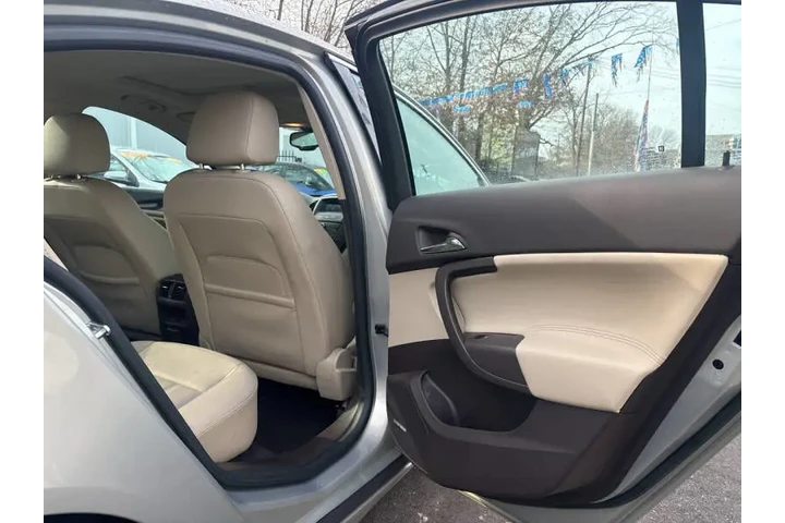 $6499 : 2011 Regal CXL Turbo image 10