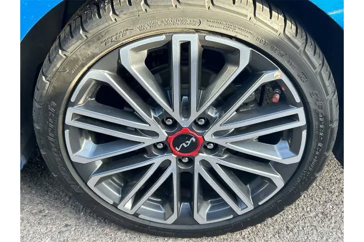 $20997 : Kia Forte 2023 GT 4dr Sedan image 5