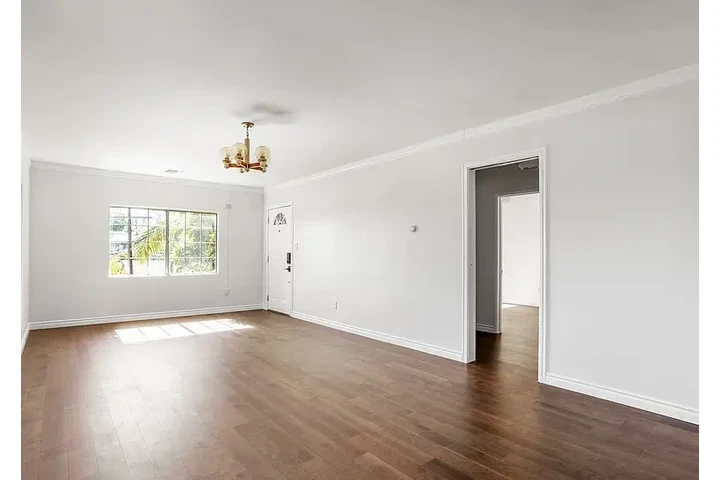 $2360 : HOUSE FOR RENT IN LOS ANGELES image 6