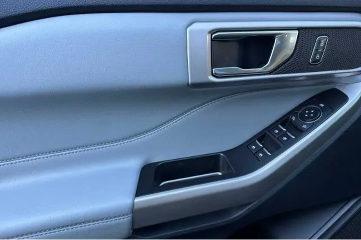 $27971 : Ford Explorer 2022 AWD XLT 4 image 8