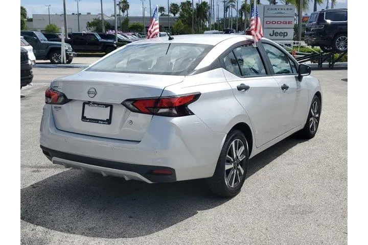 $15991 : Nissan Versa 2024 S 4dr Seda image 7