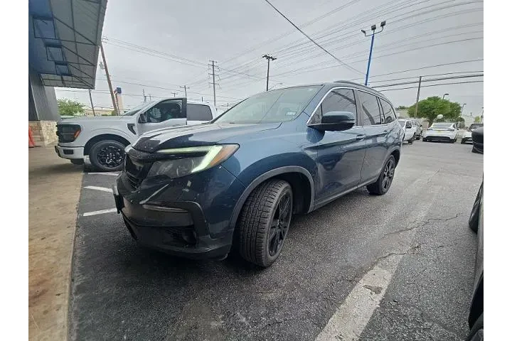$25998 : Honda Pilot 2022 SE 4dr SUV image 1