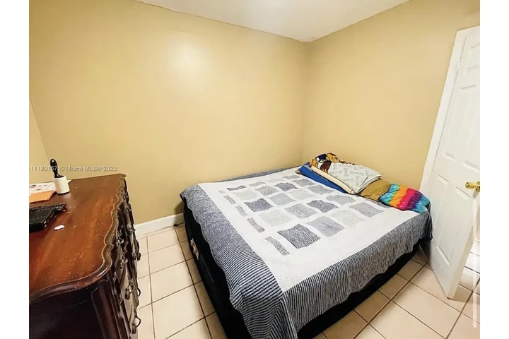 $1500 : Nicely 2 bed 1bath image 6