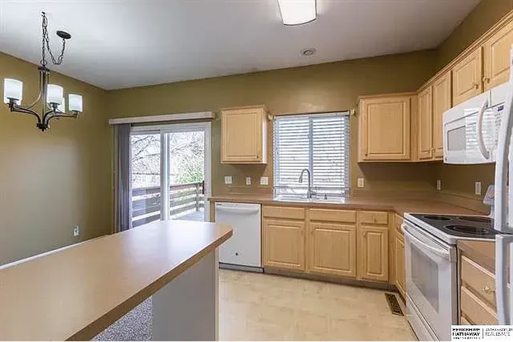 $950 : Apartment for rent image 8