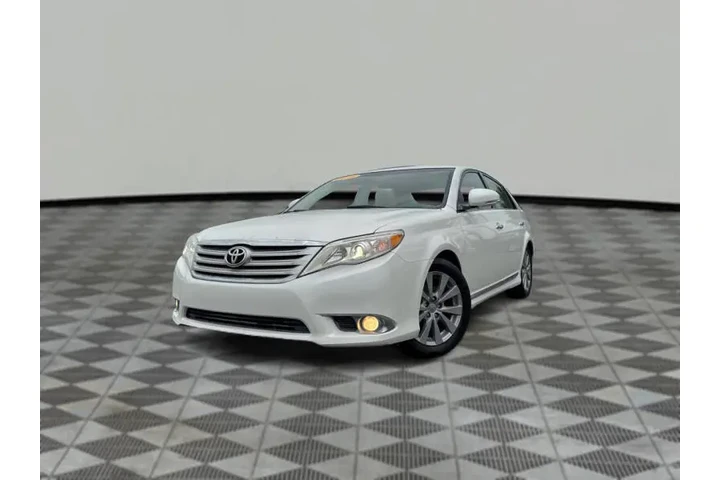 2011 Avalon image 10