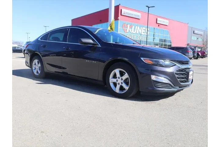 $15977 : Chevrolet Malibu 2022 LS 4dr image 2