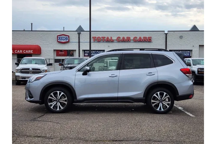$23495 : 2024 Forester Limited image 7