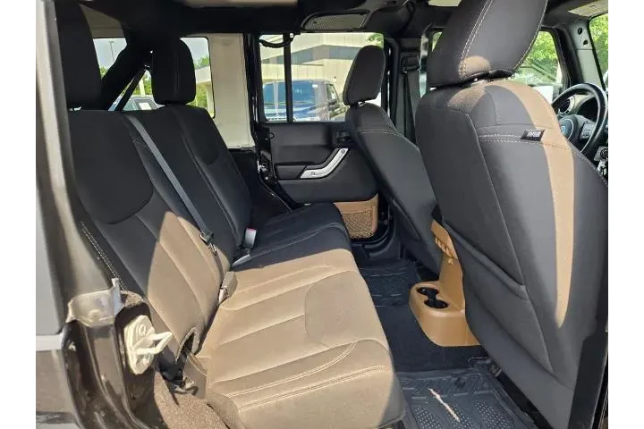 $21990 : Jeep Wrangler Unlimited 2015 image 8