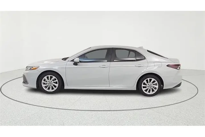 $14995 : Toyota Camry 2022 LE 4dr Sed image 4
