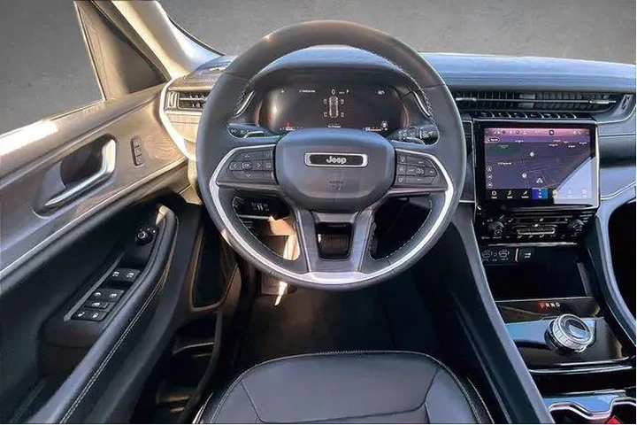 $31570 : Jeep Grand Cherokee 2023 4x2 image 5