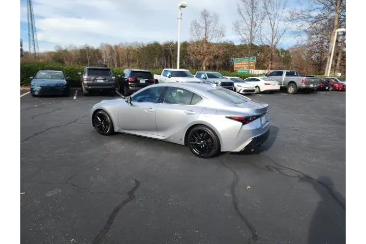 $37695 : Lexus IS 300 2023 4dr Sedan image 5