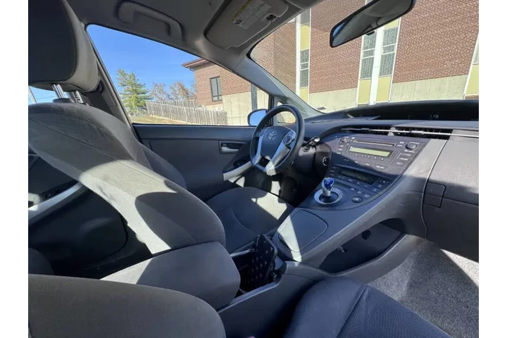 $3999 : 2010 Prius II image 10