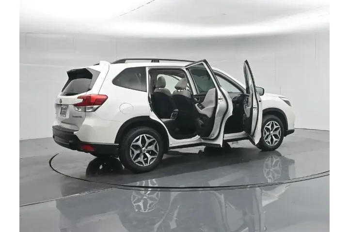 $25585 : Subaru Forester 2020 AWD Pre image 6