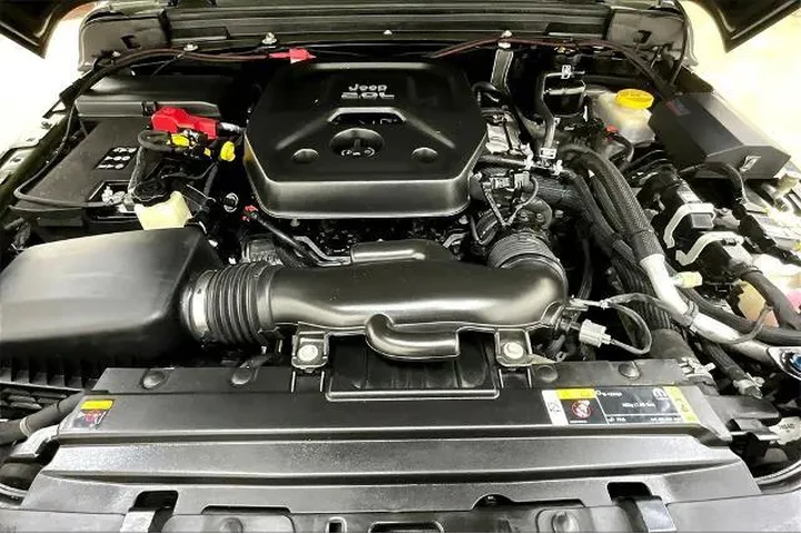 $27900 : Jeep Wrangler Unlimited 2021 image 10