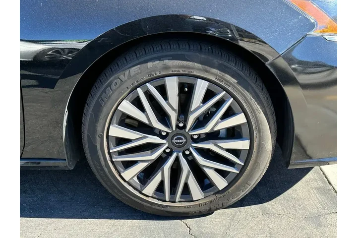 $19598 : Nissan Altima 2023 2.5 SV 4d image 10