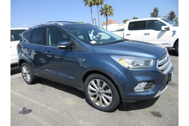$13844 : Ford Escape 2018 Titanium 4d image 4