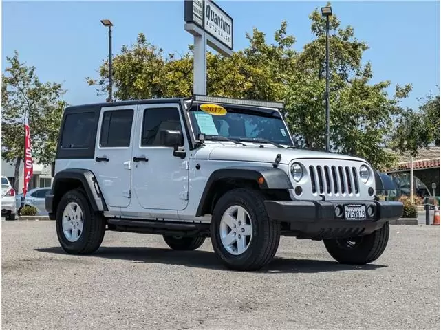 2017 Jeep Wrangler Unlimited image 5