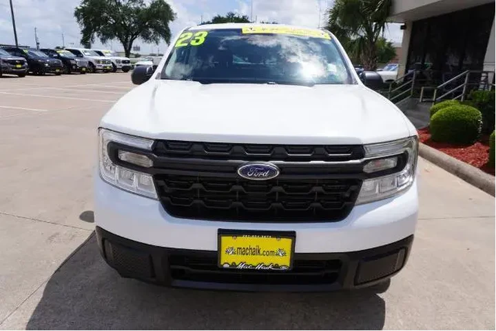 $26488 : Ford Maverick 2023 AWD XL 4d image 2