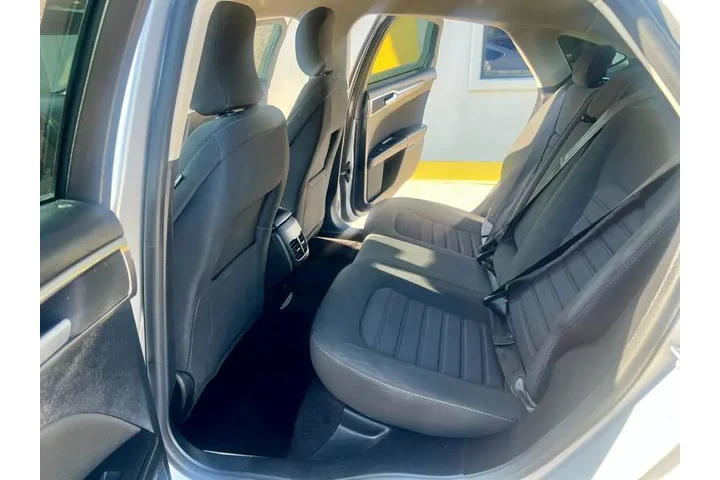 $14995 : 2019 Fusion SE image 10