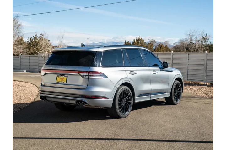 $61995 : 2024 Aviator Reserve image 5