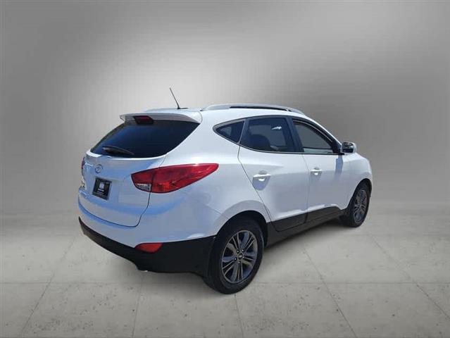 $9990 : Pre-Owned 2015 Hyundai Tucson image 5