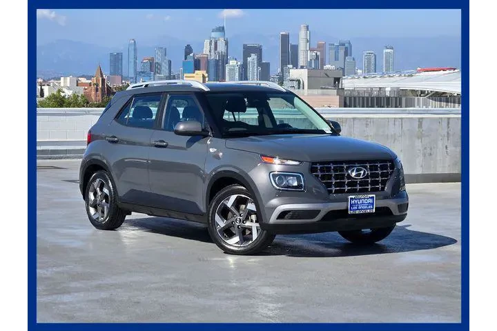 $24638 : Hyundai VENUE 2024 SEL 4dr C image 2