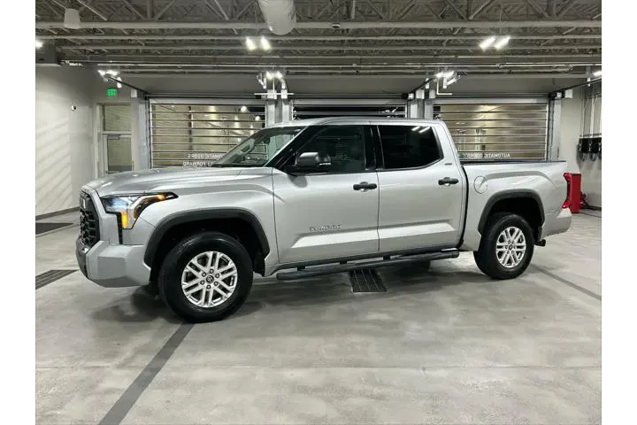 $39515 : Toyota Tundra 2022 4x4 SR5 4 image 1