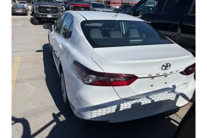 $22101 : Toyota Camry 2024 LE 4dr Sed image 8