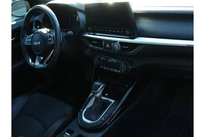 $20315 : Kia Forte 2023 GT 4dr Sedan image 8