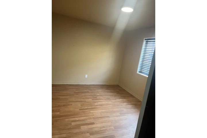 $800 : Se renta cuarto para 1 persona image 3