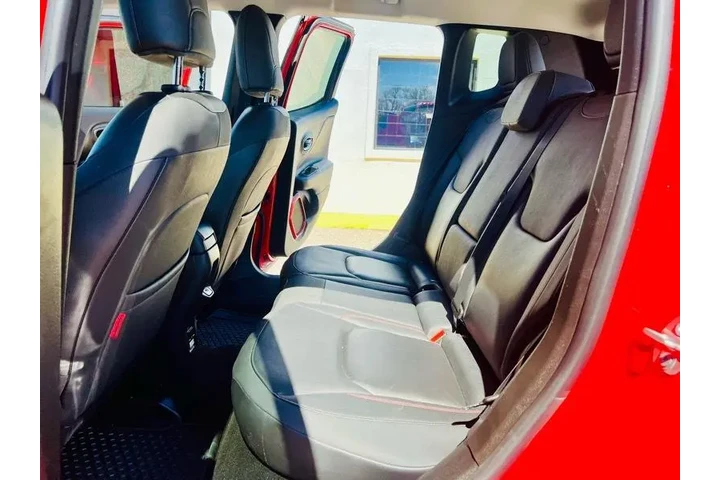 $15995 : 2019 Renegade Trailhawk 4WD image 10