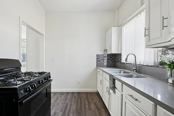 $3400 : 3bed 3bath available for rent image 6